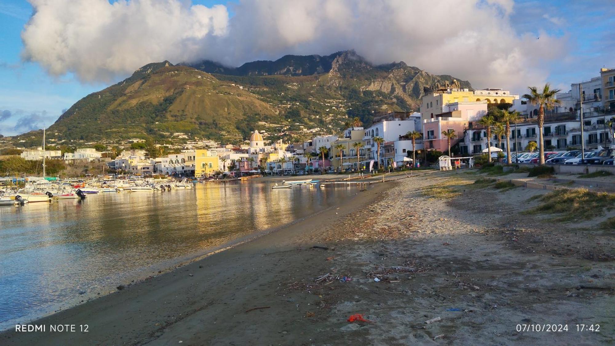 Villa Thomas Bb Conduzione Familiare Forio di Ischia エクステリア 写真